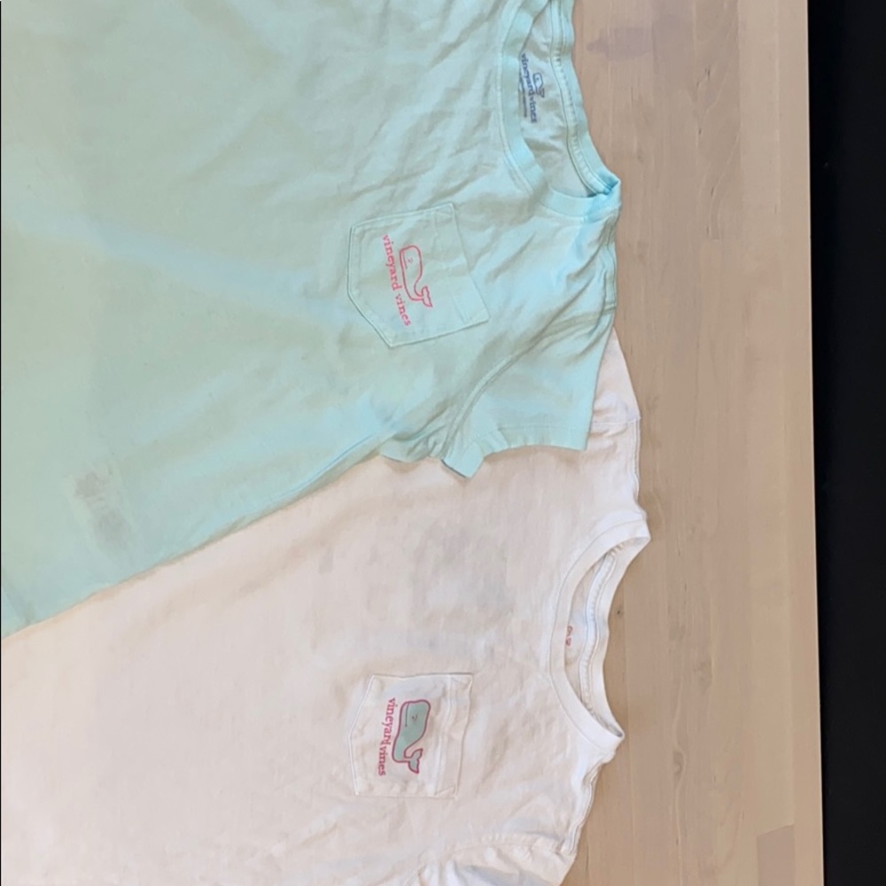 2 Vineyard Vines girls T-shirts’